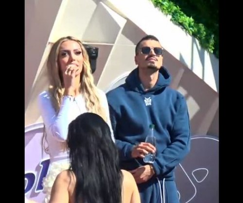 Familja i dërgon mesazhin surprizë Brikenës: Bëj çfarë të do zemra [video]