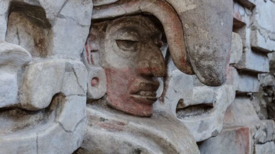 Varri 1400-vjeçar me skulpturë gjigante bufi zbulohet në Meksikë