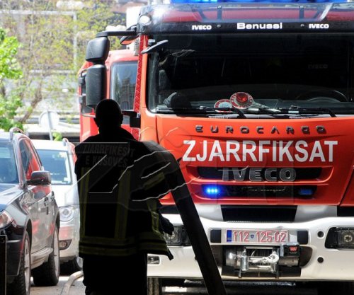 Zjarri përfshin një shtëpizë dhe stallë në Madanaj të Gjakovës, vetëm dëme materiale