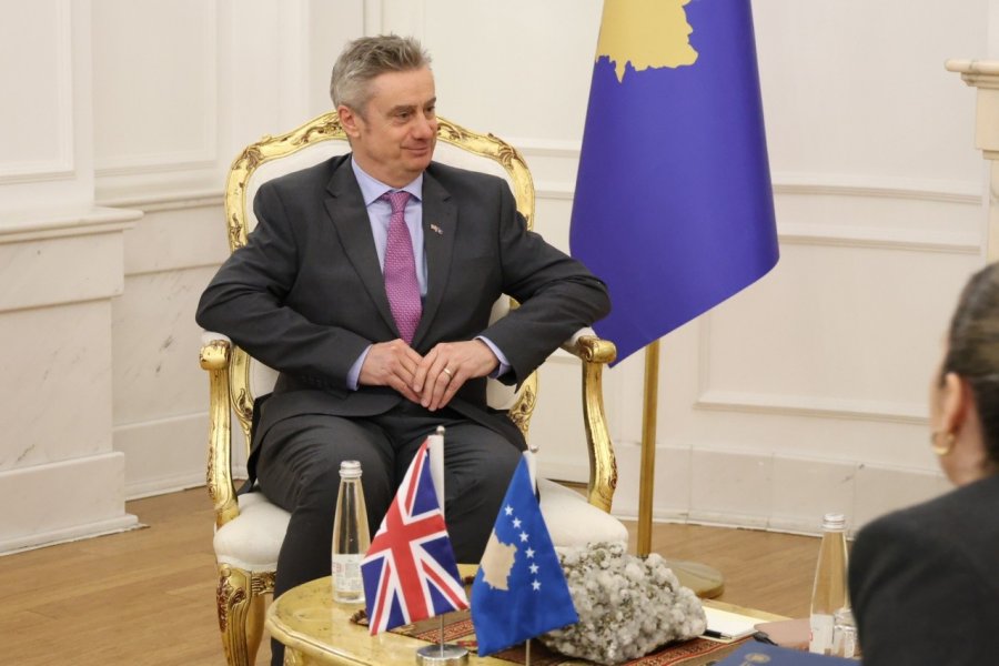 Ambasadori britanik: Urgjente që Kosova t’i rikthehet stabilitetit politik