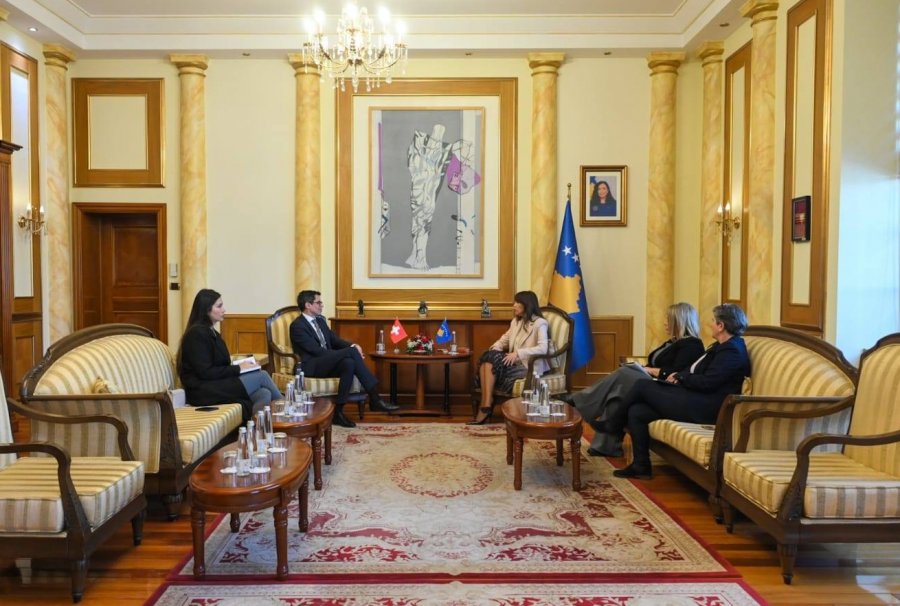Haxhiu vlerëson mbështetjen e Zvicrës për Kosovën