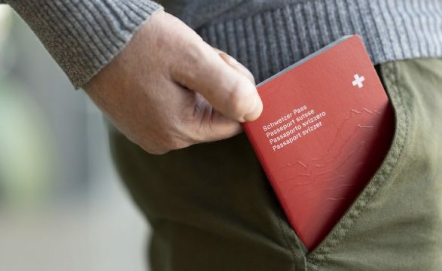 Mbi një milion të huaj në Zvicër nuk aplikojnë për shtetësinë zvicerane