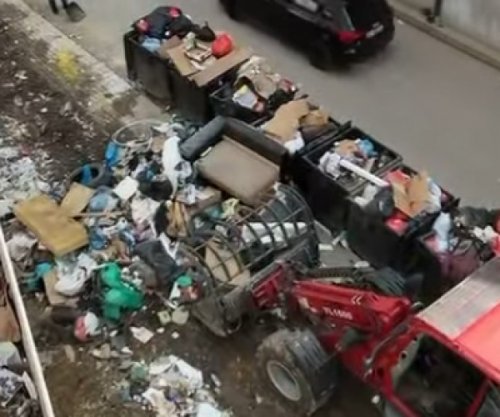 Pastrohet deponia ilegale në “Muharrem Fejza”