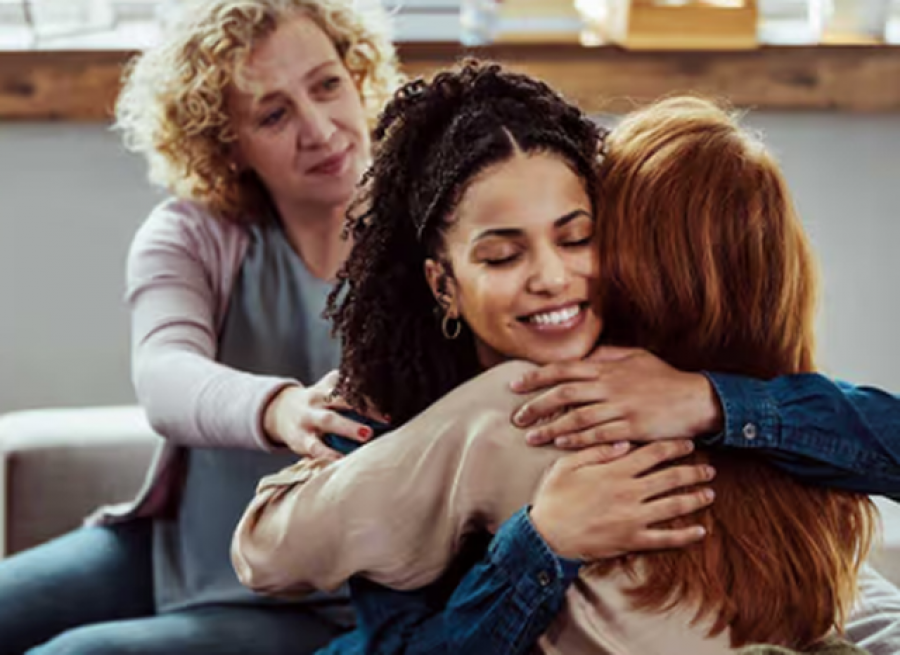 Pse mbështetja mes grave rrit mirëqenien mendore?