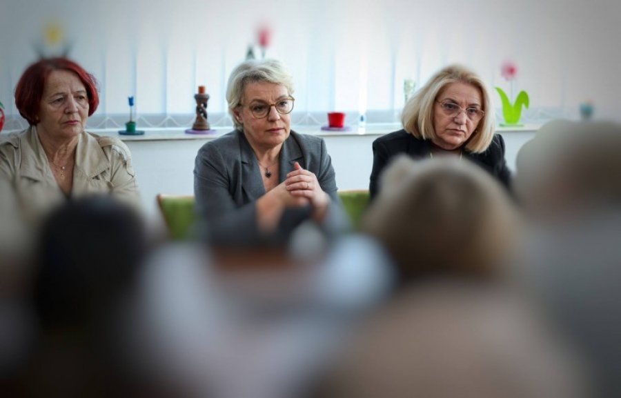 Gërvalla viziton Qendrën për Promovimin e të Drejtave të Grave në Drenas