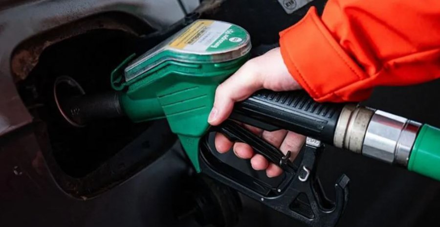 SHB-ja lejon përkohësisht blerjen e naftës ruse për të stabilizuar tregjet energjetike gjatë luftës me Iranin