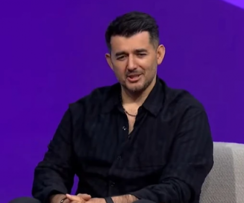 Labinot Tahiri falënderon Elijonën: Kënga “Zemra e re” mori tre milionë klikime më shumë