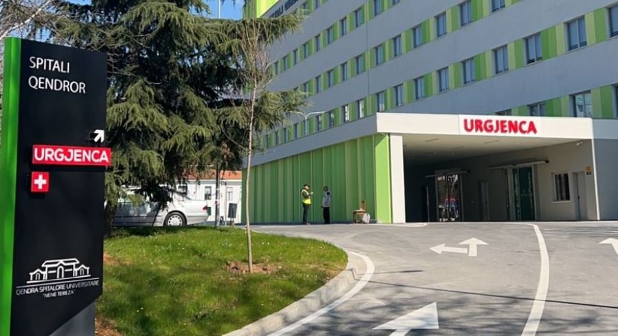 I vdiq foshnja 2-muajshe, nëna nga Korça: Fajin e kanë doktorët e Tiranës