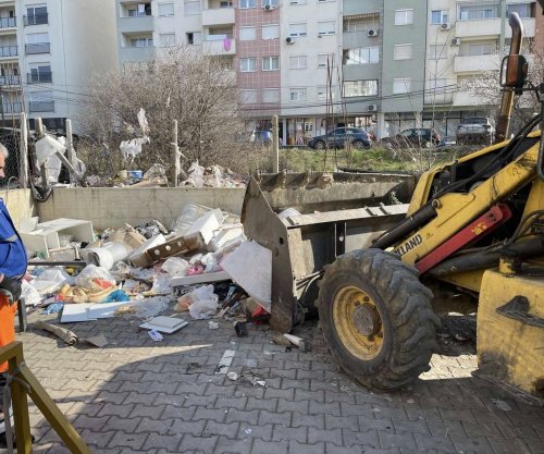Largohen mbeturinat vëllimore dhe inerte nga kryeqyteti, kërkohet nga qytetarët t’i hedhin në vendin e caktuar