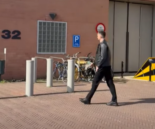 Shefi i deputetëve të PDK-së viziton Thaçin e Veselin në Hagë