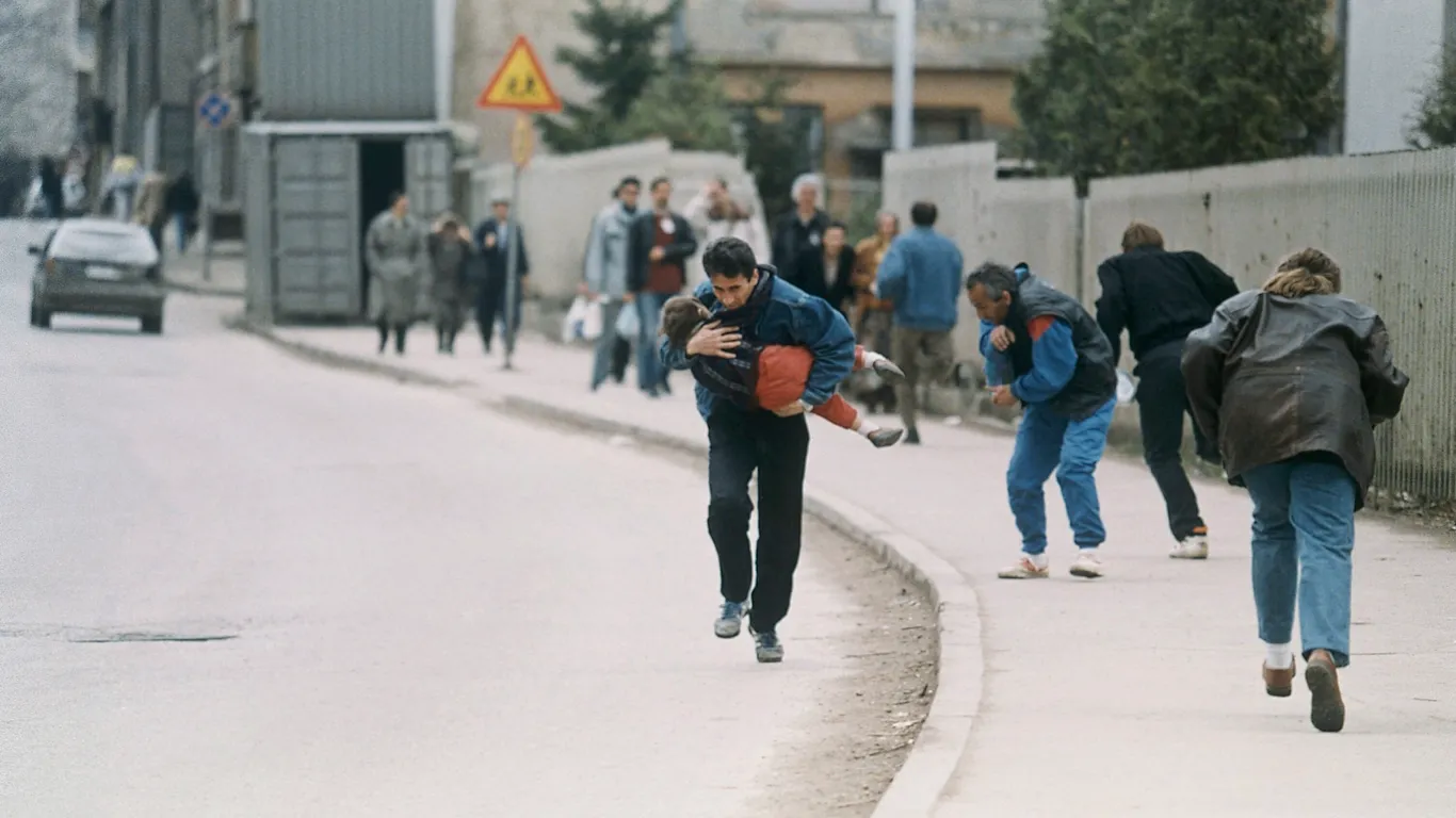 “Der Spiegel” trondit me hulumtimin për “Safari në Sarajevë”: Dyshime për snajperistë perëndimorë dhe lidhje me zyrtarë serbë