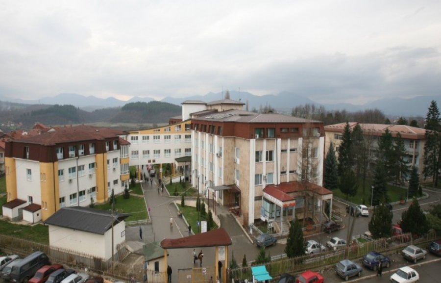 Spitali i Gjakovës mohon lidhjen me grevën e punëtorëve teknikë