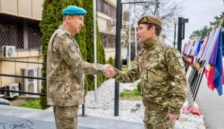 Komandanti i KFOR-it takon zëvendëskomandantin e Korpusit të NATO-s në Itali, flasin për sigurinë në rajon