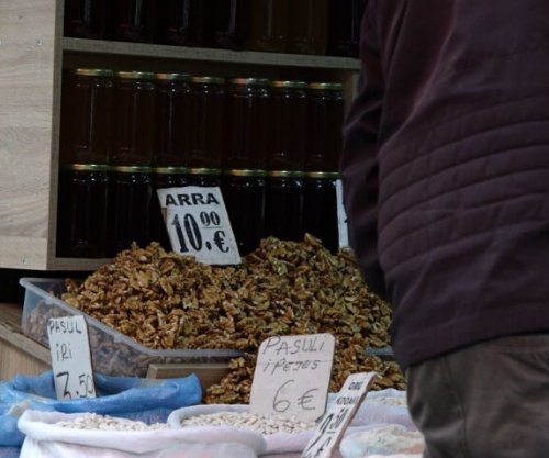 Para festës së Bajramit ngrihen çmimet, një kilogram arra 10 euro