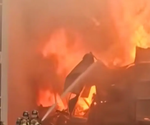 Shpërthen zjarri në një fabrikë makinash, 53 të plagosur dhe 14 të zhdukur në Korenë e Jugut [video]