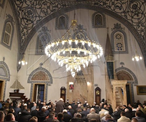 Haxhiu uron Bajramin: Kjo festë është e rëndësishme dhe na mëson si ta ndajmë mirësinë me të tjerët 