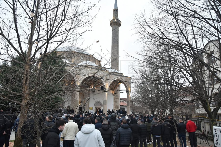 Kryeministri Kurti uron festën e Fitër Bajramit