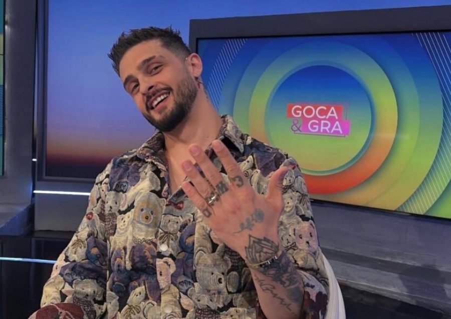 “U tha, u bë”, Gimbo nuk vonon, i përgjigjet kërkesës së Selinit nga jashtë