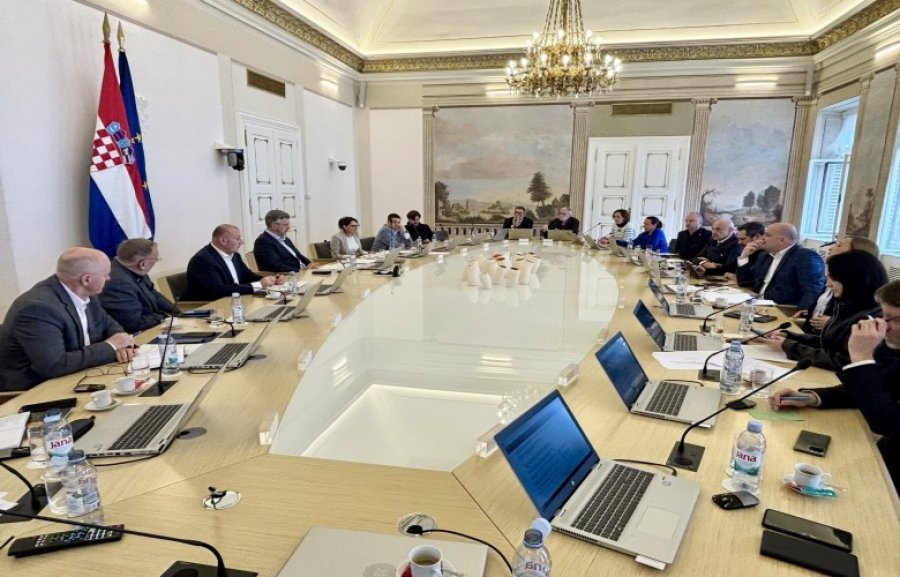 Kroacia do të kufizojë përsëri çmimet e karburantit dhe energjisë