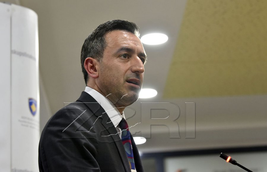 Të arrestuarit për dallavere me patentë shoferë, Basha njofton se u prangos edhe ekzamineria e Ministrisë