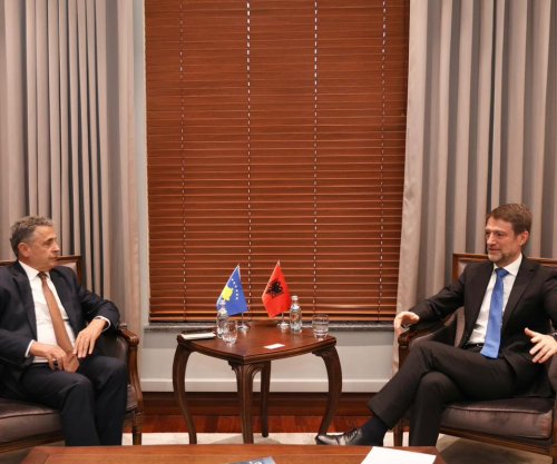 Hoxha: Kosova, prioritet kryesor i politikës së jashtme të Shqipërisë