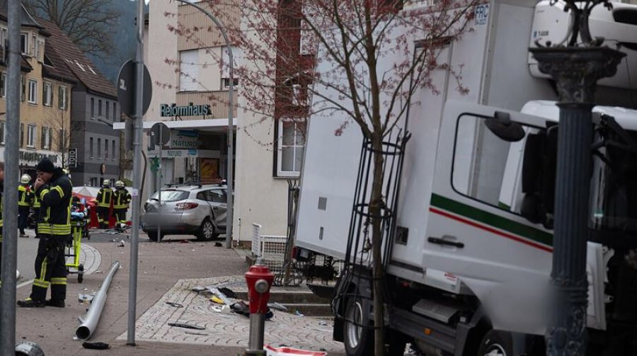 Vajza binjake 3-vjeçare mbijetoi nga aksidenti ku vdiqën nëna kosovare me djalin në Gjermani