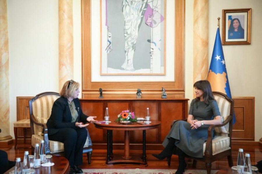 Haxhiu takoi përfaqësueset e Forumit Ekonomik të Grave