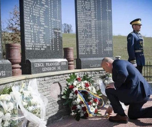 Haradinaj kujton masakrën e Izbicës