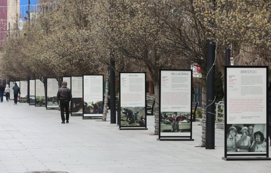 Organizatorët e ekspozitës “Masakrat në Kosovë 1998-1999” kërkojnë falje publike: Qëllimi ishte të nderohen viktimat