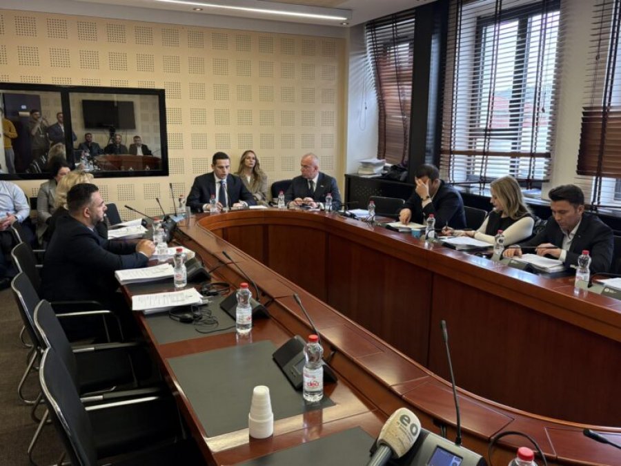 Formohet grupi punues për shqyrtimin e aplikacioneve për anëtarë të KGJK-së