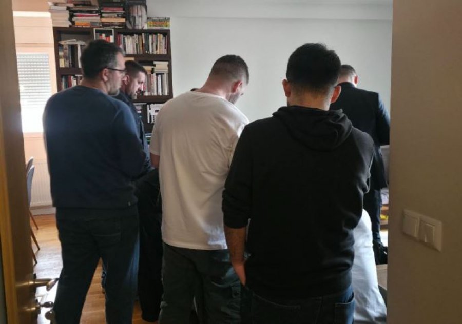 Bastiset banesa e Shkëlzen Gashit, dyshohet për “nxitje të përçarjes dhe mosdurimit”