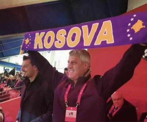 Ndeshja historike Kosovë-Turqi, Endrit Thaçi ndan foton emocionuese me Hashim Thaçin