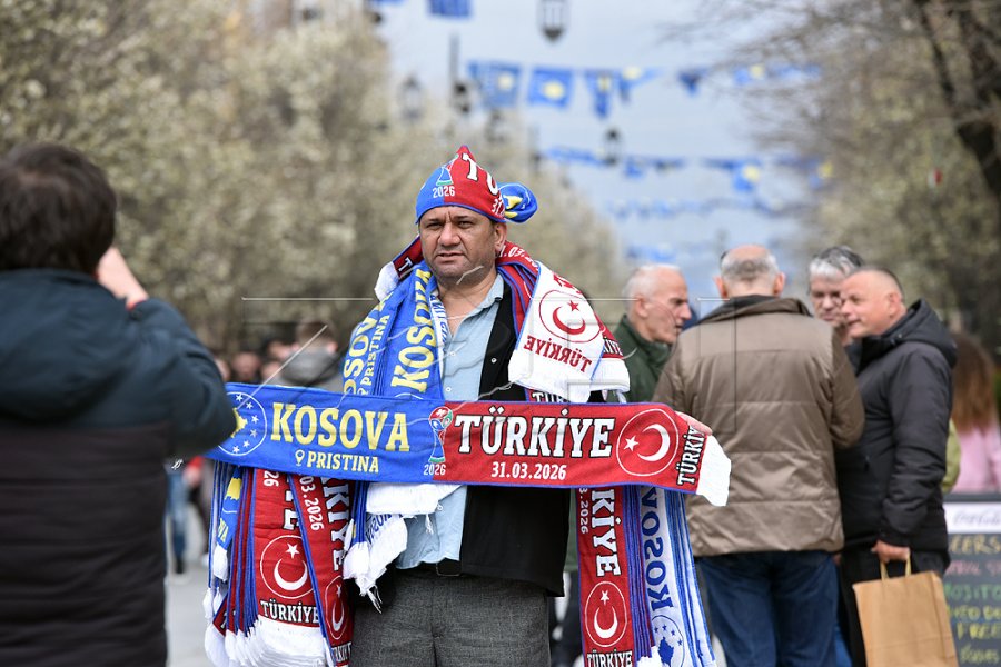 FFK-ja thirrje tifozëve: Respektoni himnin e kundërshtarit dhe mos e ndalni këngën me të filluar loja