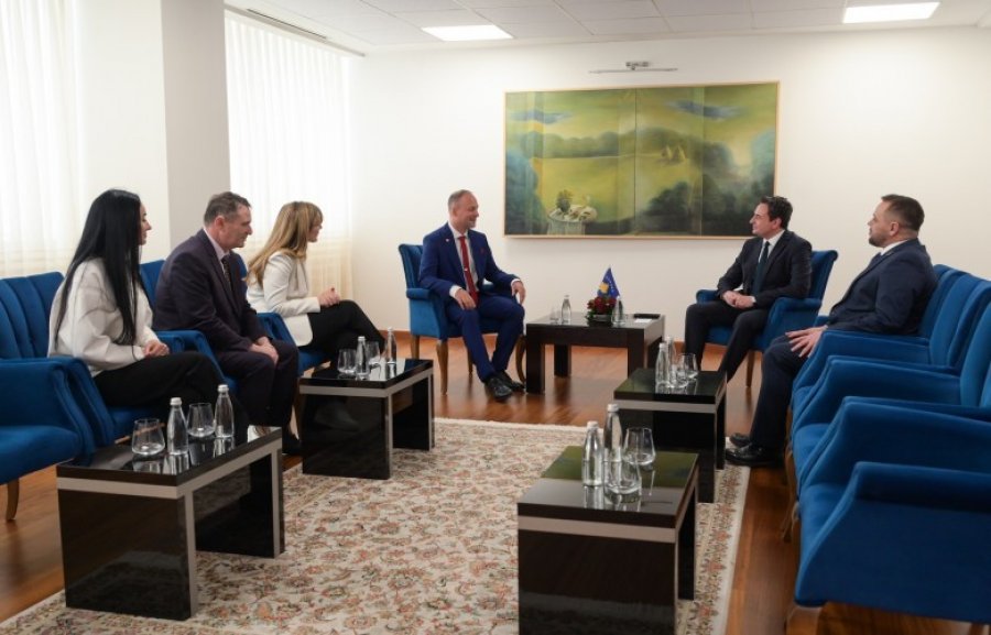 Bashkëpunim Kosovë – SHBA, Kurti takon komandantin shqiptaro-amerikan