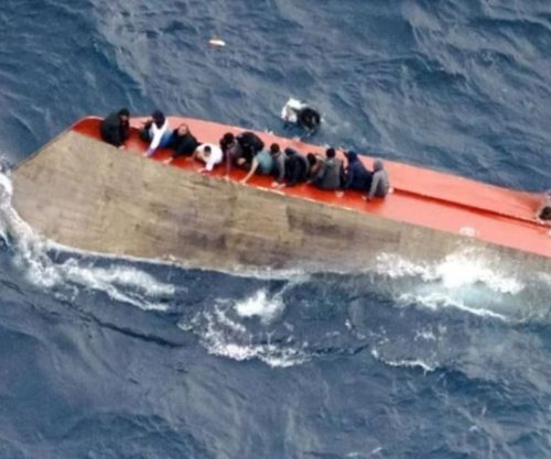 Tragjedi në Detin Mesdhe - Fundoset varka me emigrantë që ishte nisur për në Greqi, vdesin 17 persona