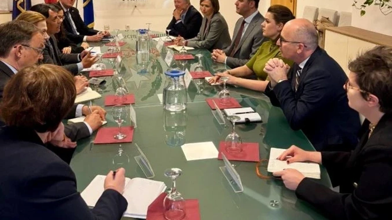 Konjufca dhe diplomatët takohen në Ambasadën Italiane, në fokus rruga drejt BE-së