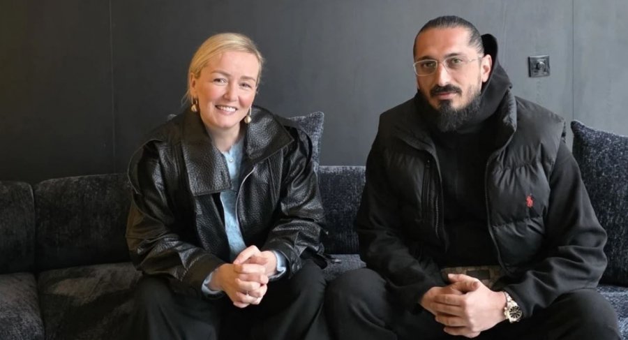Adriana Matoshi takohet me djalin e Agim Ramadanit, publikojnë bashkë fotografi në rrjetet sociale