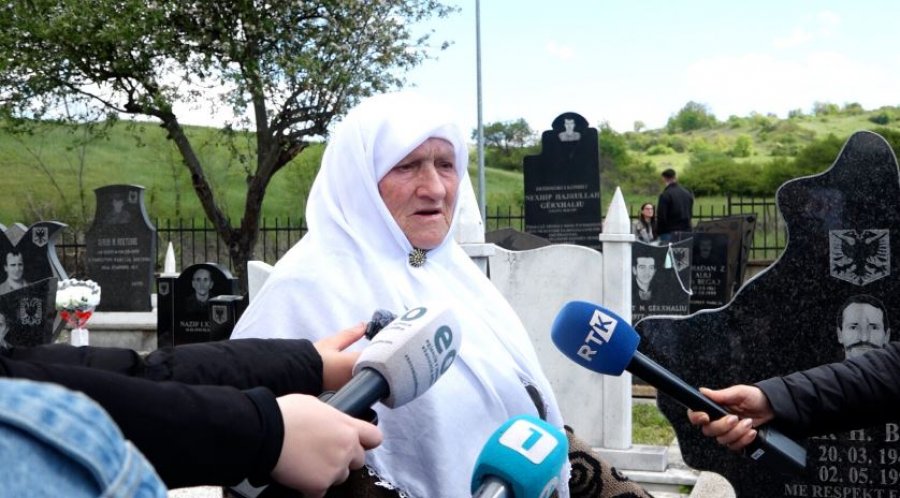 27 vite nga masakra e Studimes, familjarët e të vrarëve kërkojnë drejtësi [video]