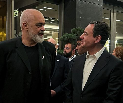 Kurti jep detaje nga darka e Samitit të EPC në Jerevan, publikon foto edhe me Edi Rama