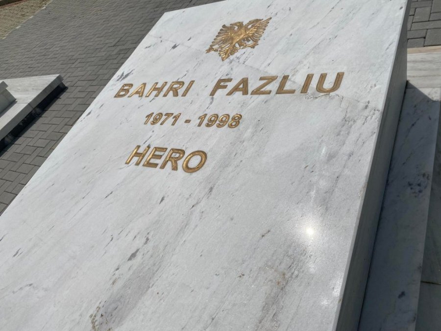 Kurti nderon dëshmorin Bahri Fazliu: Figurë e rrallë që bashkoi pushkën me penën