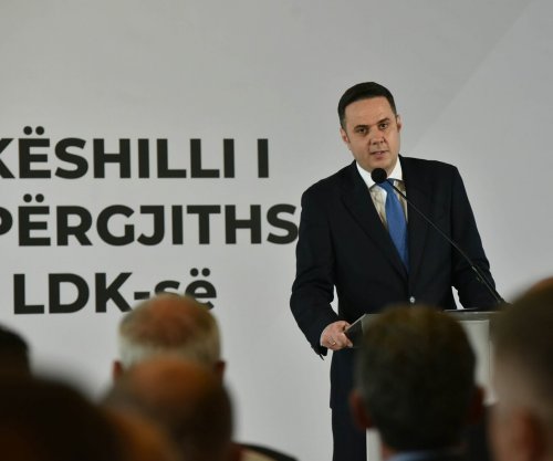 Abdixhiku propozon Vjosa Osmanin bartëse të listës së LDK-së dhe kandidate për presidente