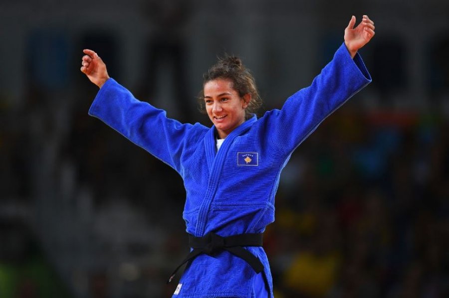Majlinda Kelmendi, kampionia që i solli Kosovës lavdi botërore feston ditëlindjen