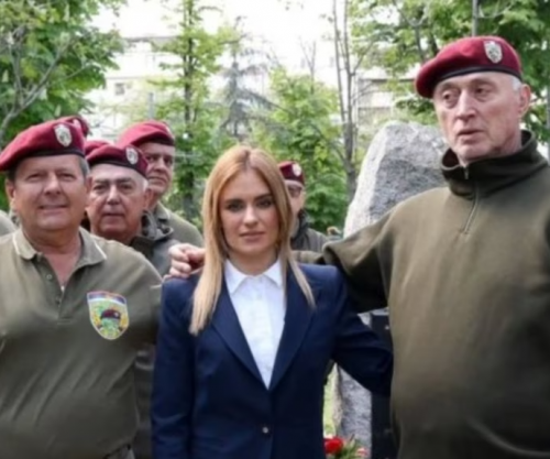 Shteti serb financon veteranët e Beretave të Kuqe, që luftuan edhe në Kosovë