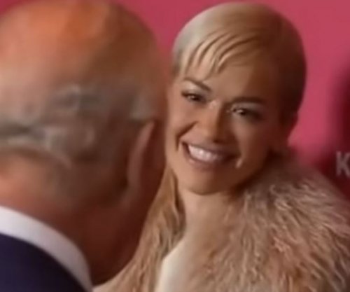 Rita Ora takon Mbretin Charles, e falënderon për mikpritjen