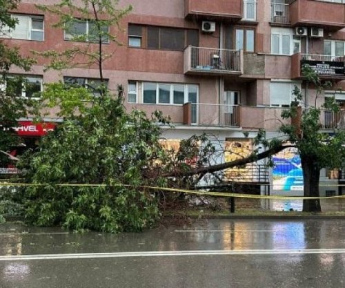 Erërat e forta shkaktuan dëme në Prishtinë, Fushtica: Janë realizuar 17 intervenime emergjente