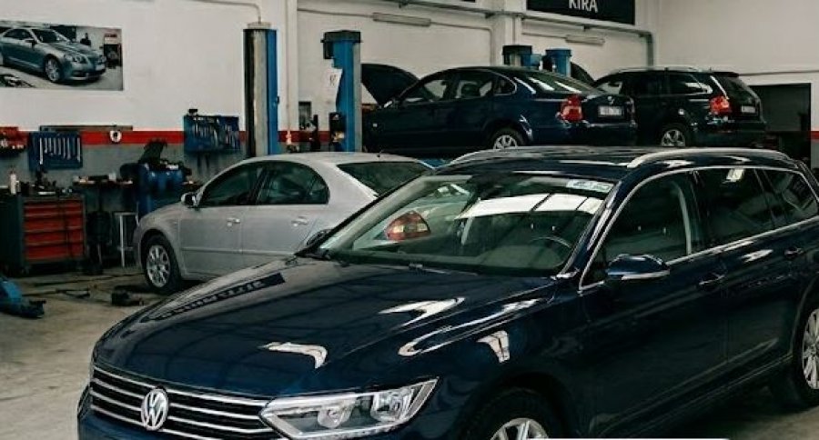 E mori me qira në Prishtinë, burri shet veturën në një autoservis në Serbi