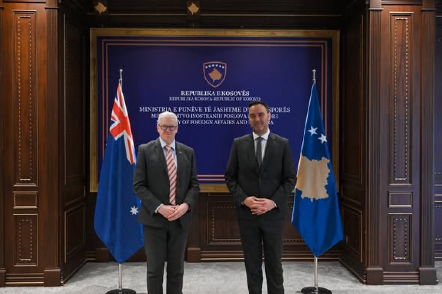 Konjufca falënderon ambasadorin australian për kontributin në raportet Kosovë–Australi