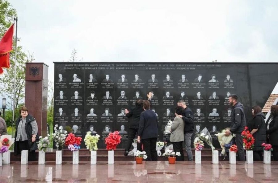 Kurti: Kosova nuk harron krimet e luftës, sot përkujtohen martirët e Qyshkut, Zahaqit, Pavlanit dhe Llabjanit
