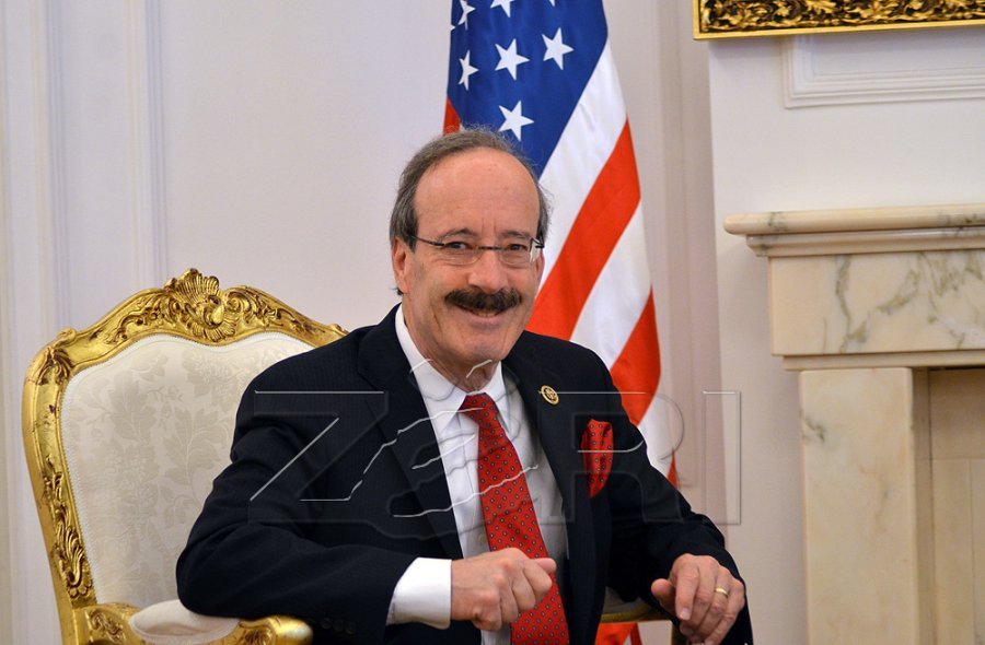 Merr aprovimin e parë propozimi që ndërtesës së Ambasadës Amerikane t’i vihet emri Eliot Engel