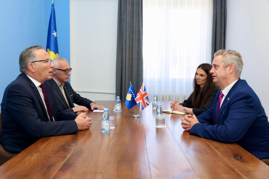 Hamza dhe ambasadori britanik diskutojnë për zgjedhjet e 7 qershorit
